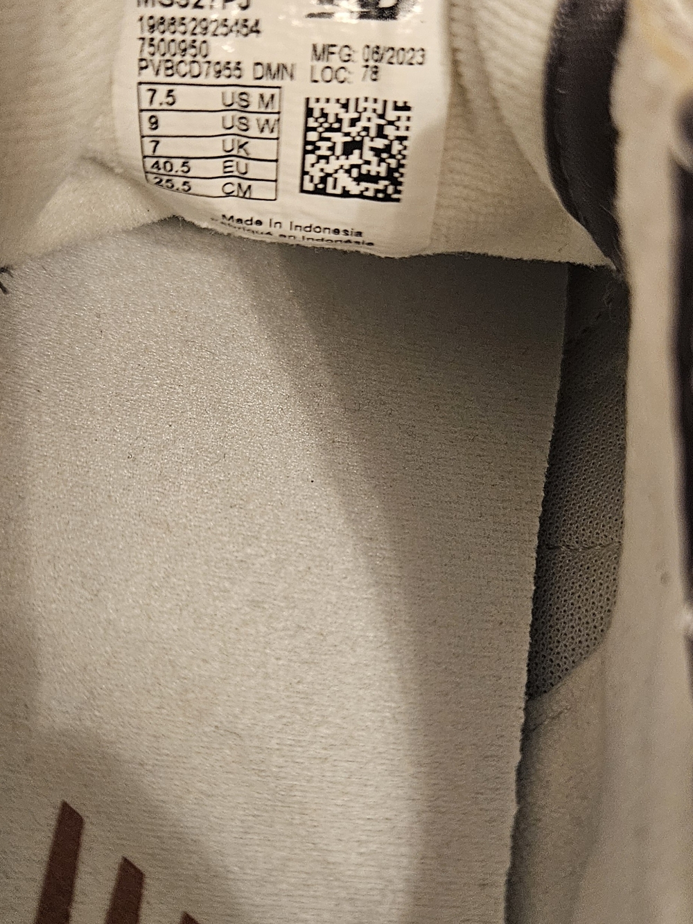 New Balance Castlerock Swa Salt White, Gray Perforated Leather Sneakers - Picture 7 of 11